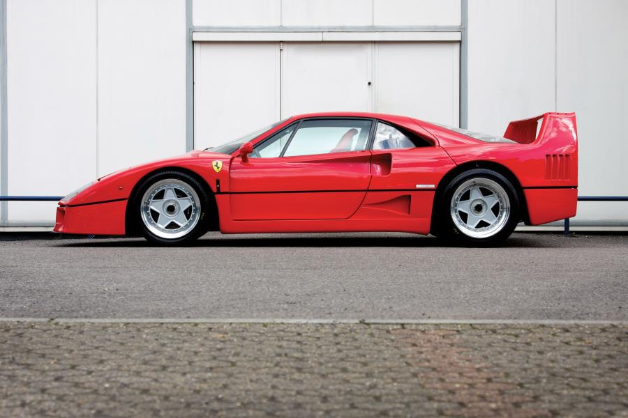  Ferrari F40 1989 года  (фото 2 из 5)